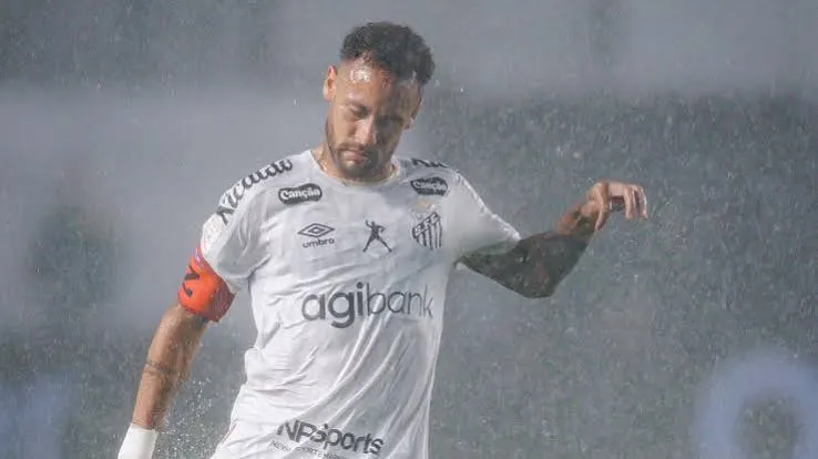 Neymar é suspenso por dois jogos pelo STJD após polêmica contra o Bahia