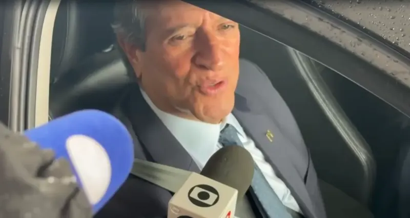 Valdemar Costa Neto critica carta de Flávio Bolsonaro: “Não gostei”